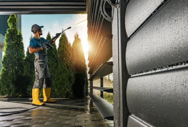 Why Choose Our Certified Pressure Washing Experts for Your Project Needs in Hillsboro, IL?
